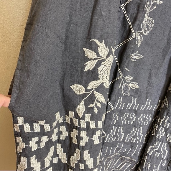 Johnny Was Dark Gray White Embroidered Linen Vest - Picture 6 of 8